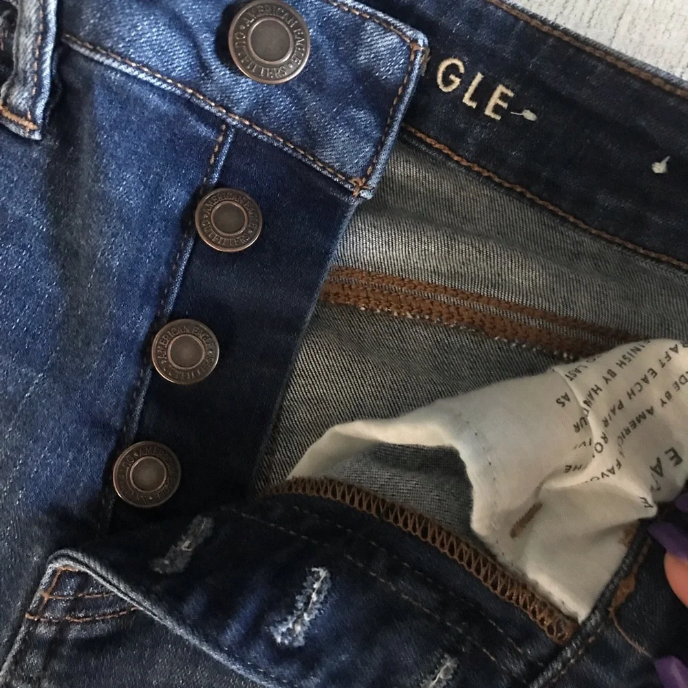 American Eagle Distressed Hi-Rise Jegging Crop